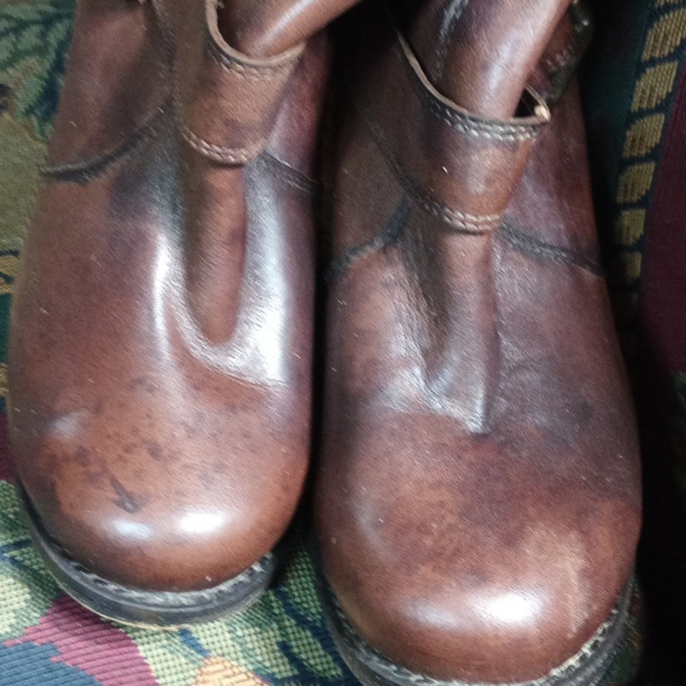 Boots - Picture 7 of 8
